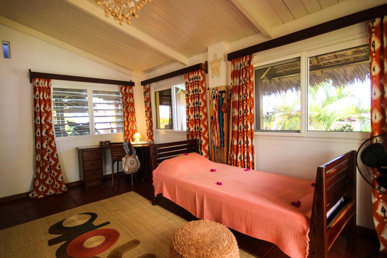 Madirokely House Nosy Be Villa อัมบาโตโลกา ภายนอก รูปภาพ