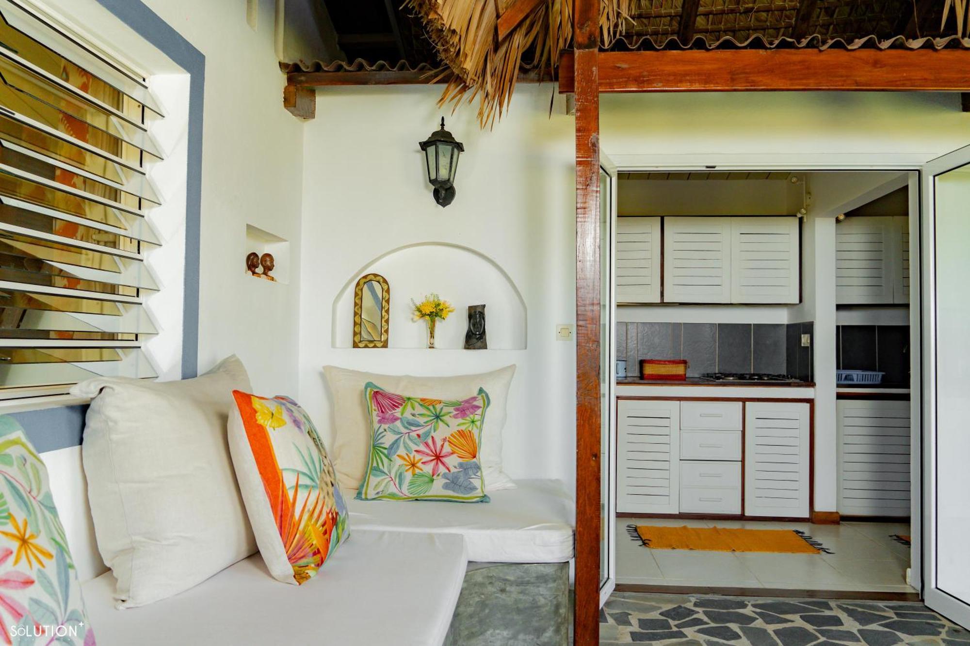 Madirokely House Nosy Be Villa อัมบาโตโลกา ภายนอก รูปภาพ