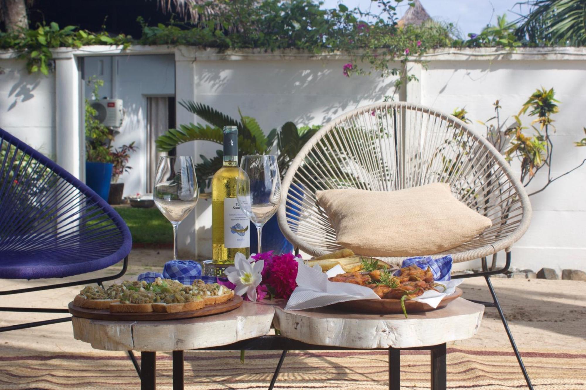 Madirokely House Nosy Be Villa อัมบาโตโลกา ภายนอก รูปภาพ
